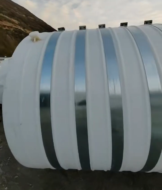 圆形西和塑料桶批量交付案例：结构稳定，适配多行业液体储运需求
